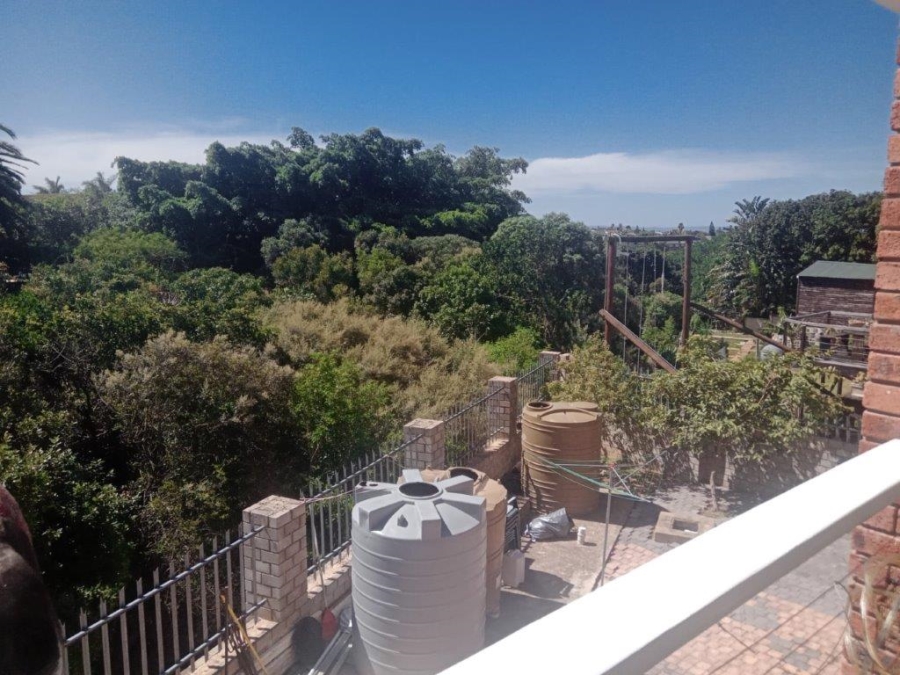 5 Bedroom Property for Sale in Wavecrest Eastern Cape